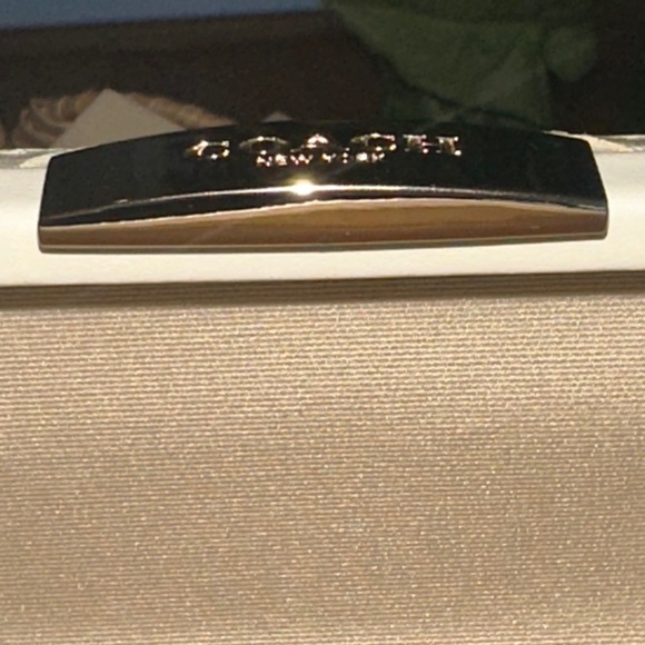 Coach white, ivory gold hardware Madison pinnacle embossed Python with dustcover - Picture 11 of 16